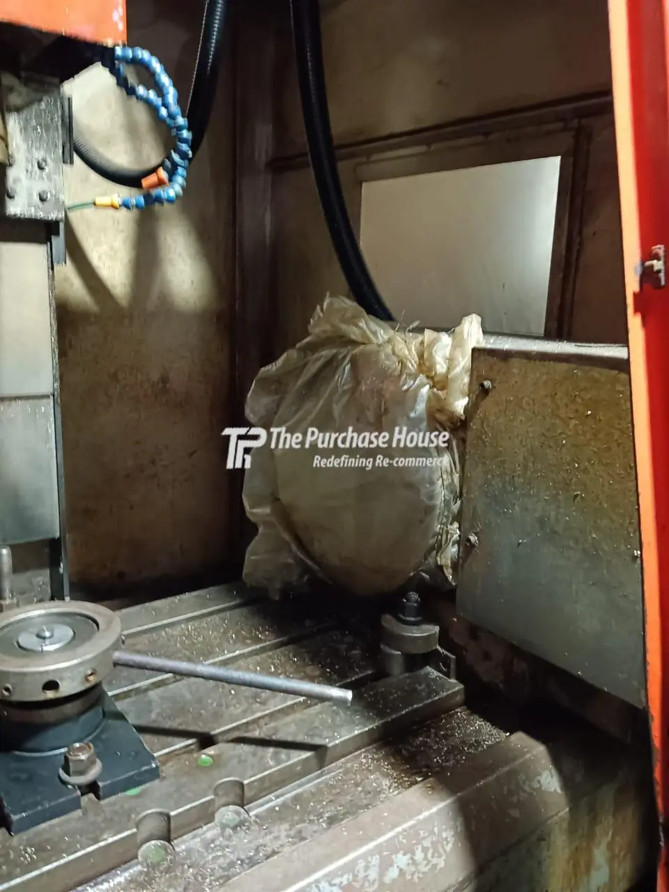 VERTICAL MACHINING CENTER (VMC)