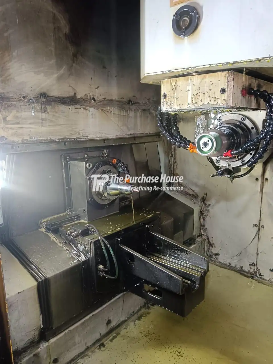 CNC TOOL AND CUTTER GRINDER MACHINE