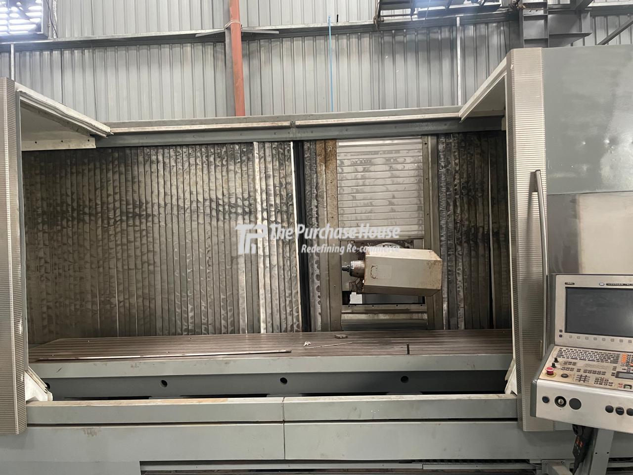 UNIVERSAL MACHINING CENTER