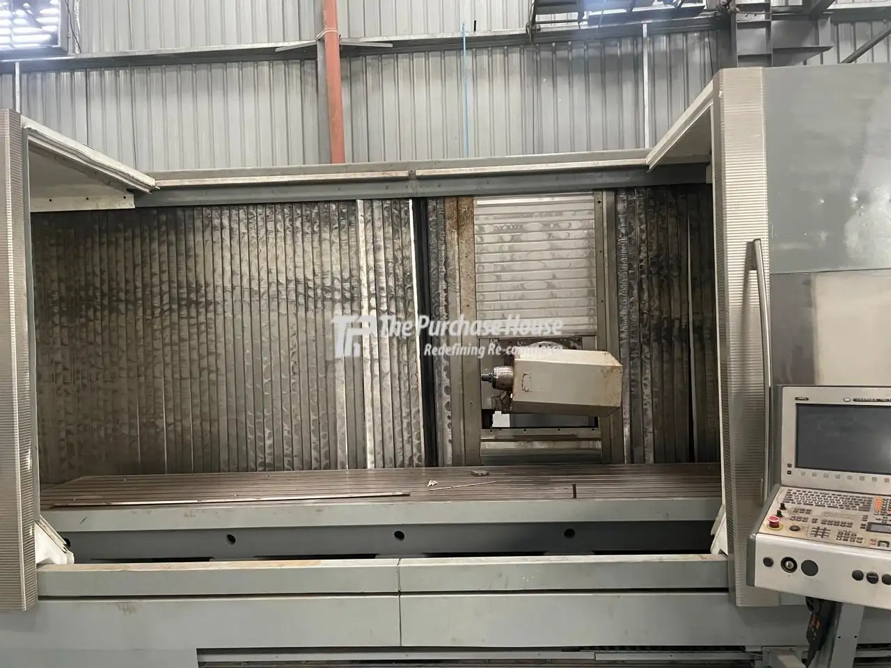 CNC UNIVERSAL MACHINING CENTER