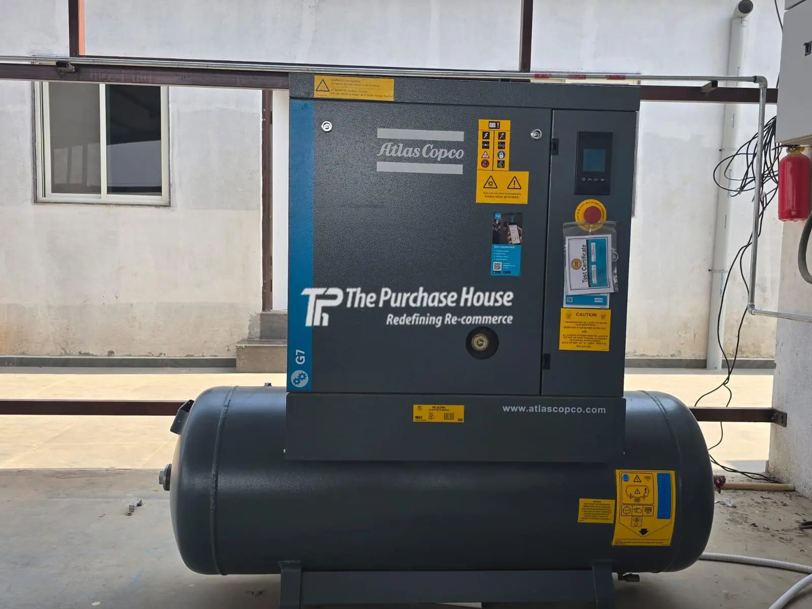 AIR COMPRESSOR