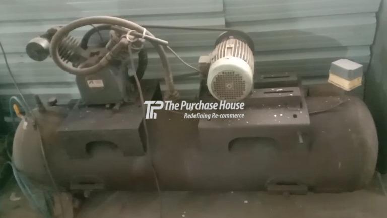 AIR COMPRESSOR