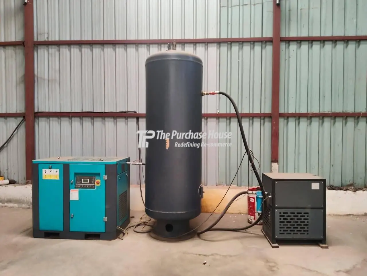 Energy efficient screw air compressor for industrial use