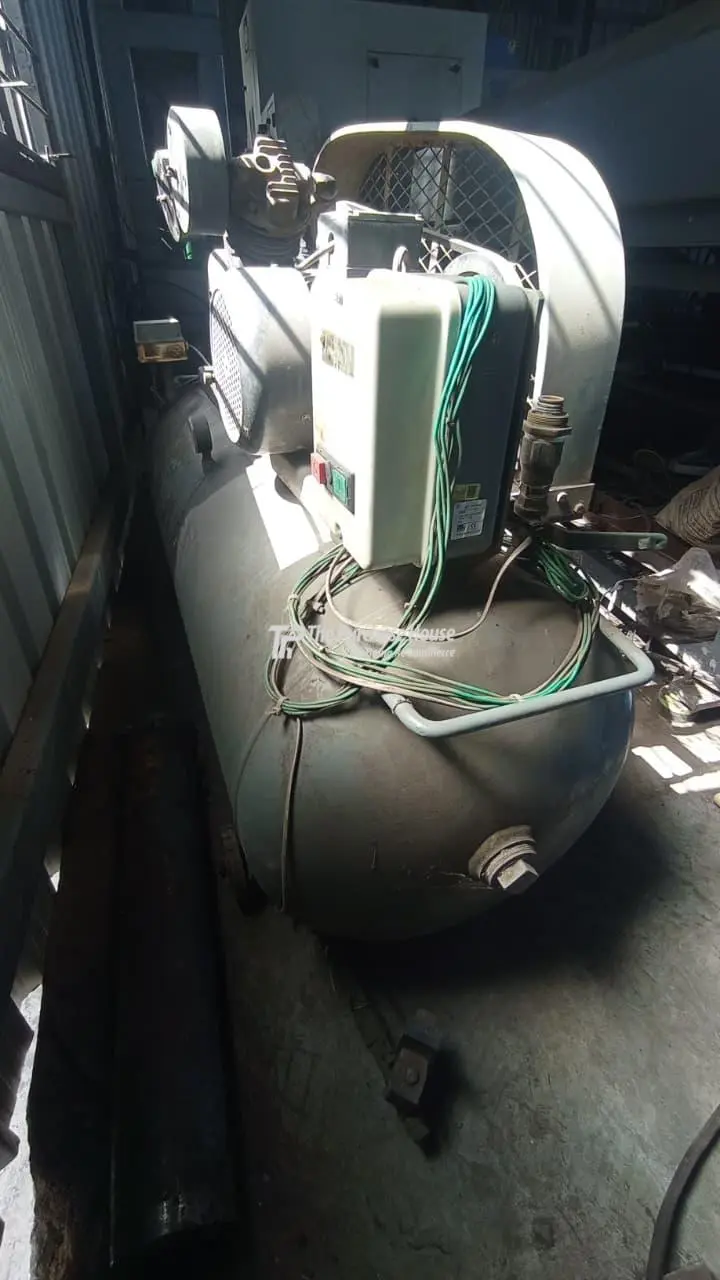 RECIPROCATING AIR COMPRESSOR