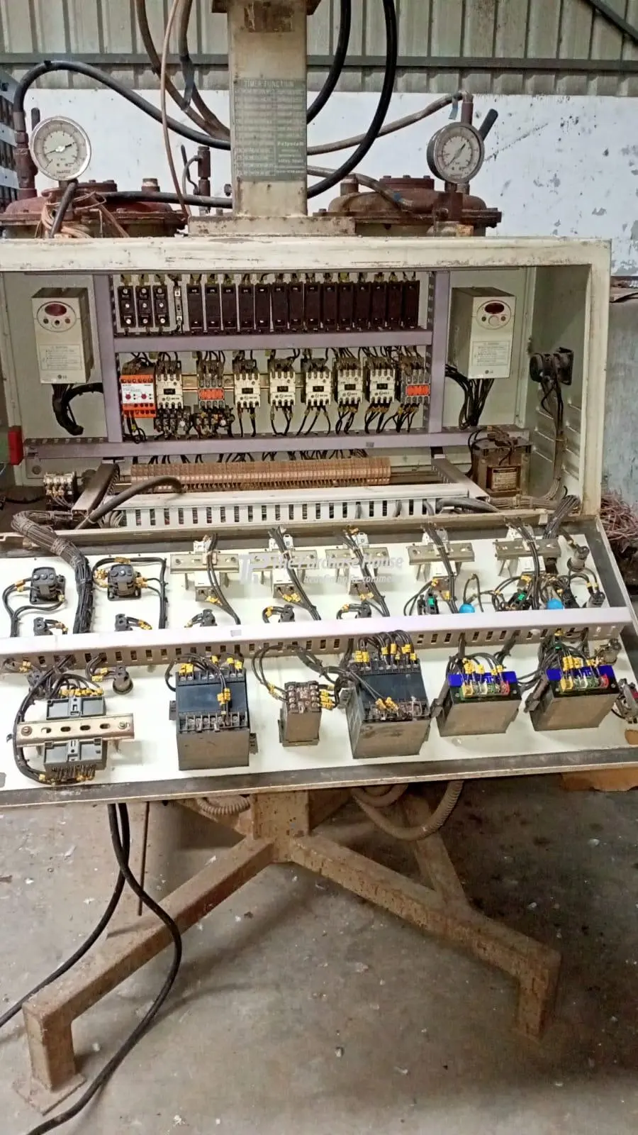 Polycraft Machine Automatic Pu Foam Machine with 30 Kg/Hour Capacity for Sale