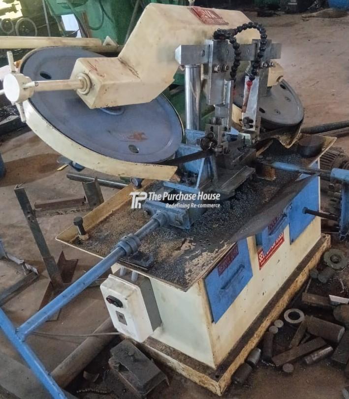 BANDSAW MACHINE