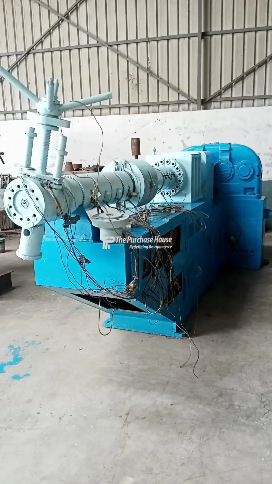 Windsor Blow Moulding Machine with 250 L Drum Capacity for Sale