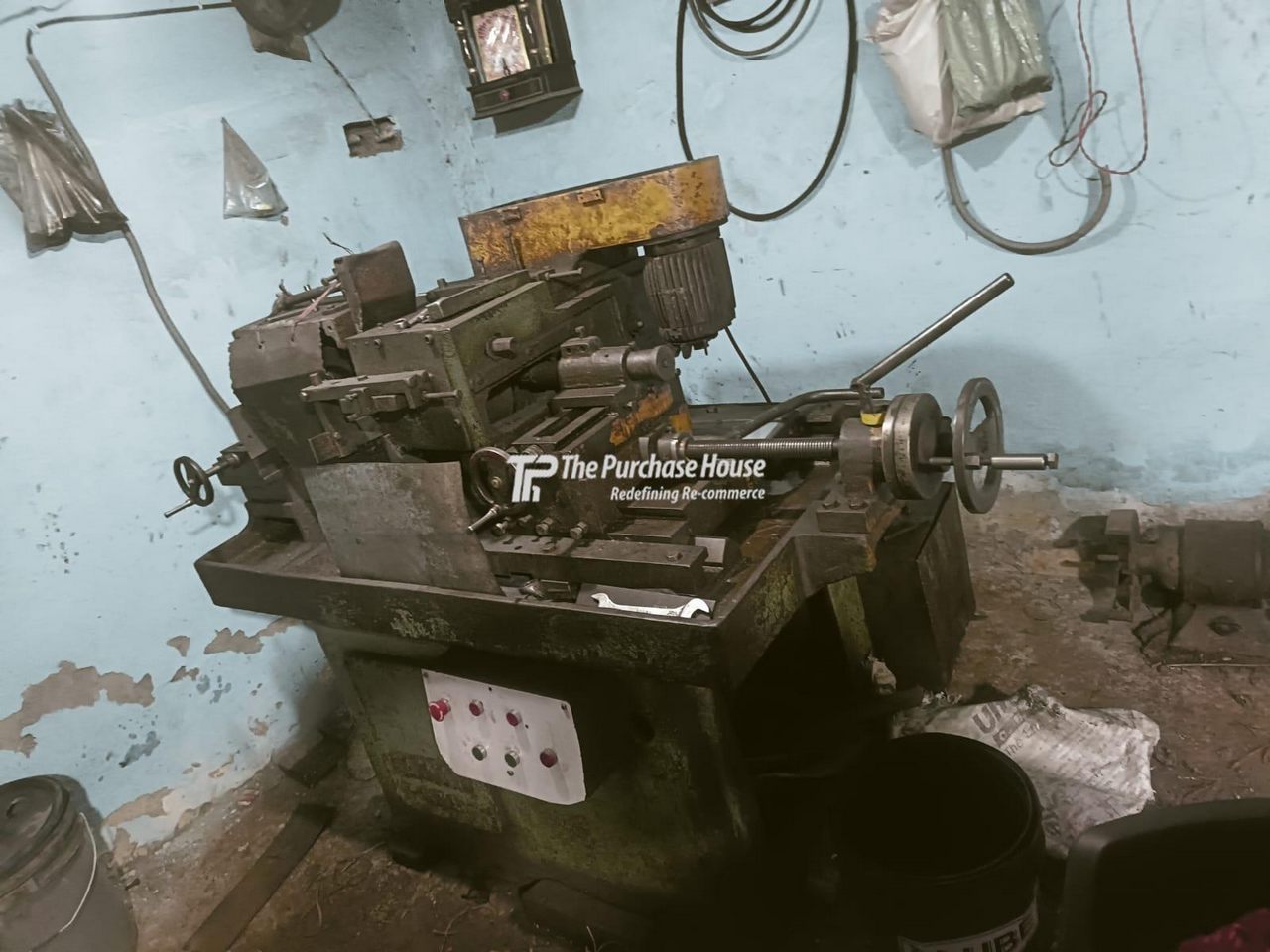 CENTERLESS GRINDER MACHINE