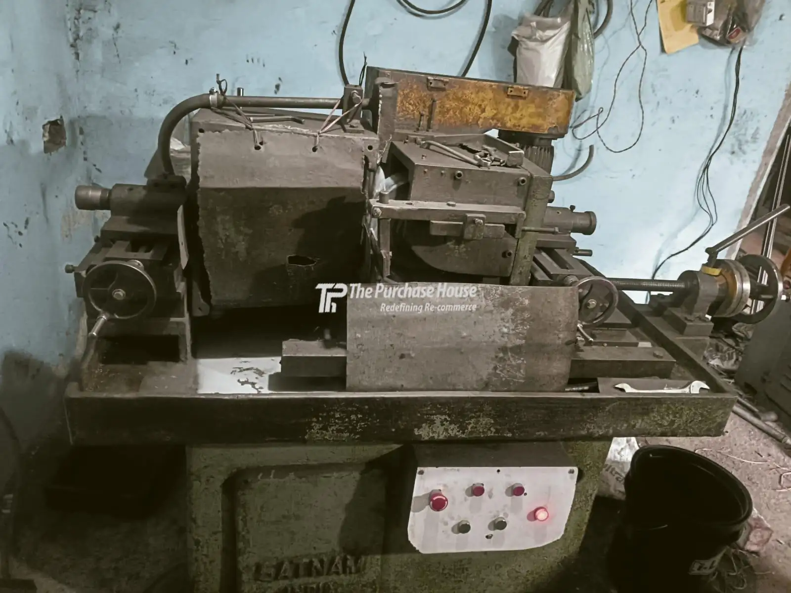 CENTERLESS GRINDER MACHINE