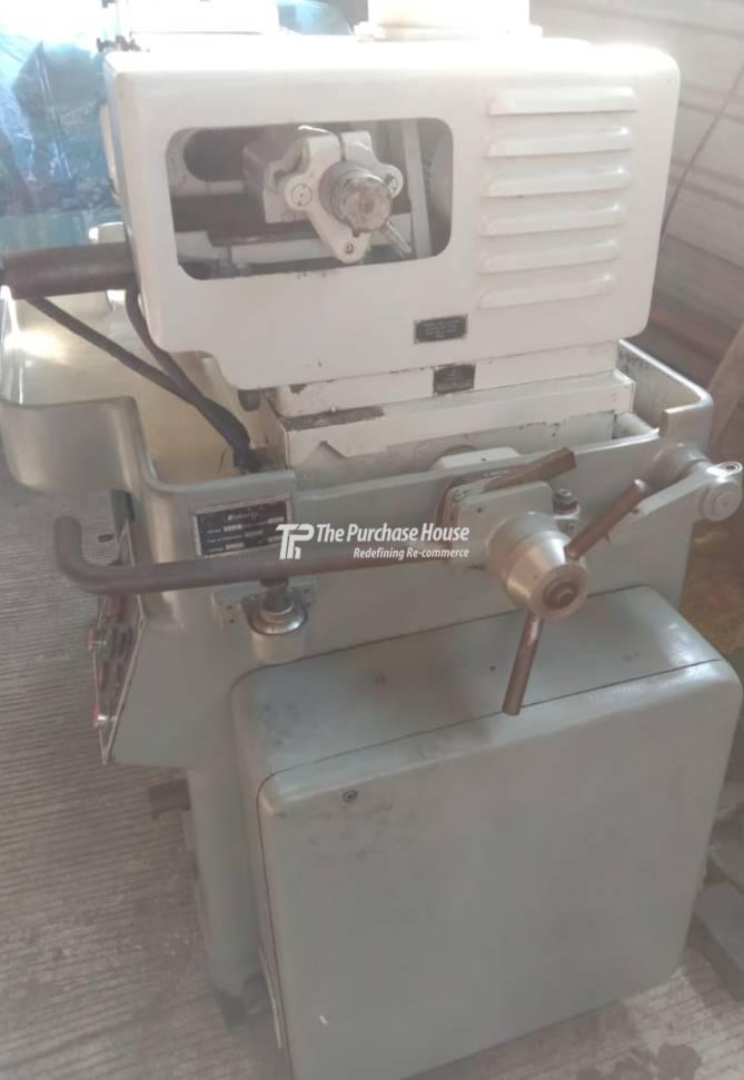 CENTERLESS GRINDER MACHINE