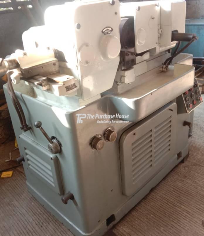 CENTERLESS GRINDER MACHINE