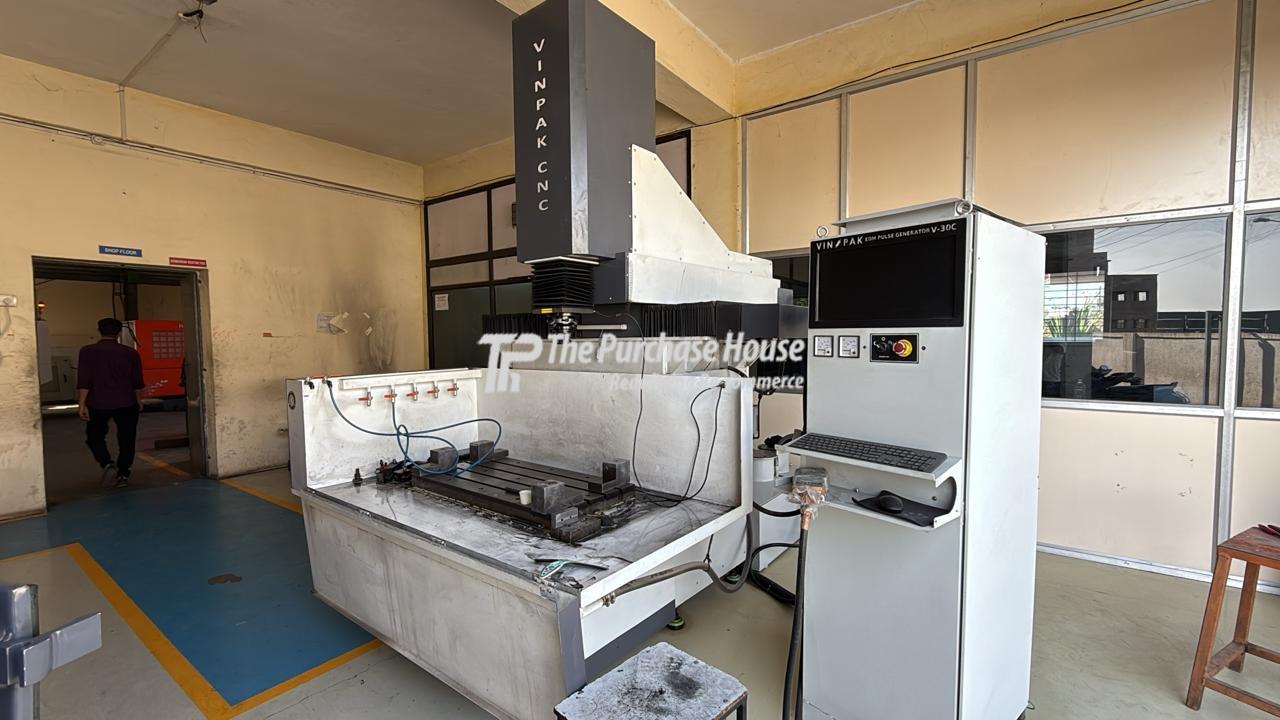 ELECTRICAL DISCHARGE MACHINE (EDM MACHINE)