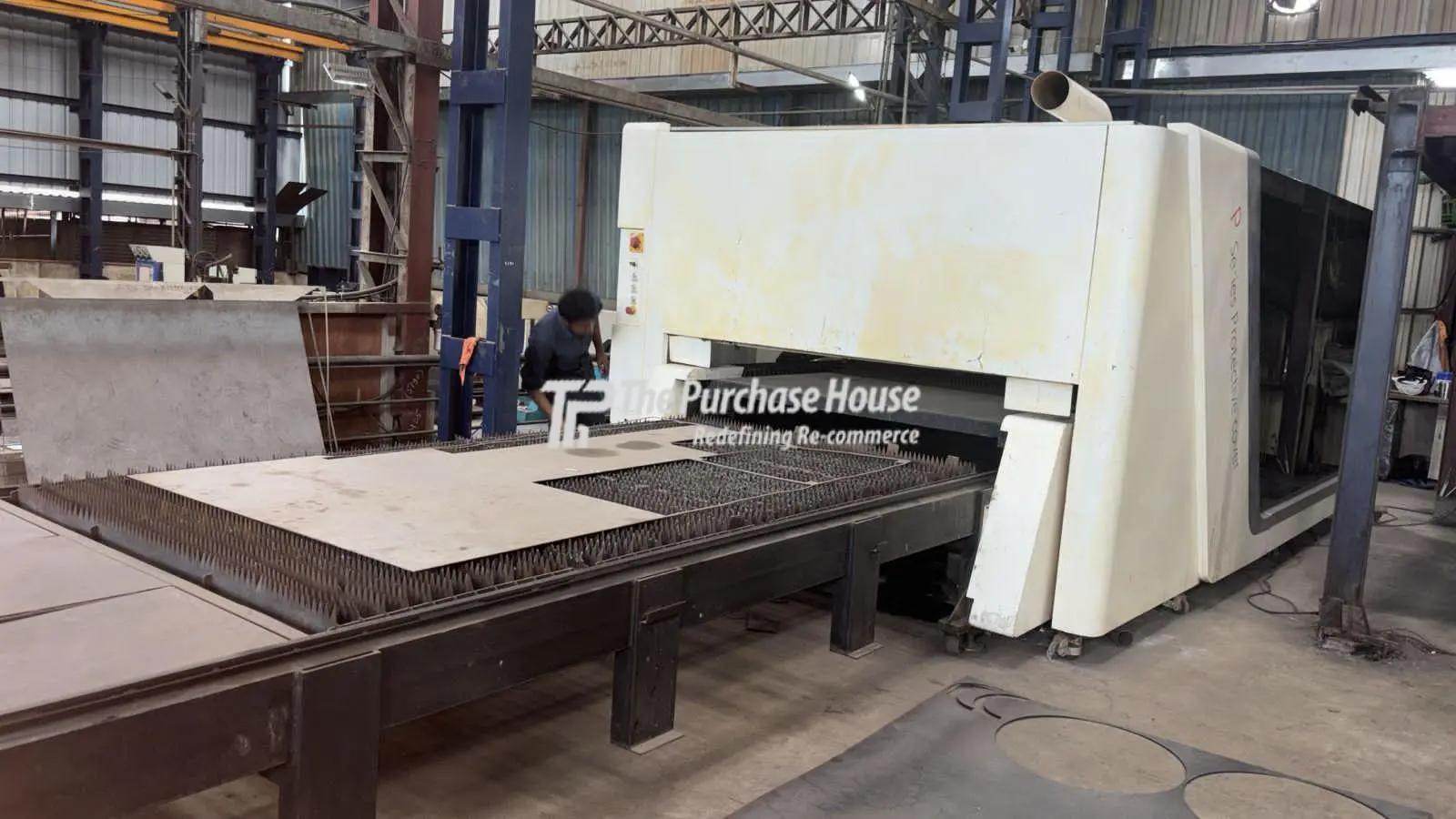 CNC FIBER LASER CUTTING MACHINE