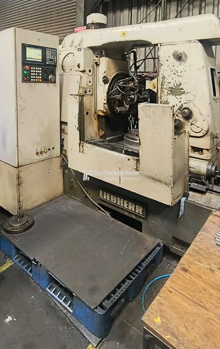 CNC GEAR HOBBING MACHINE