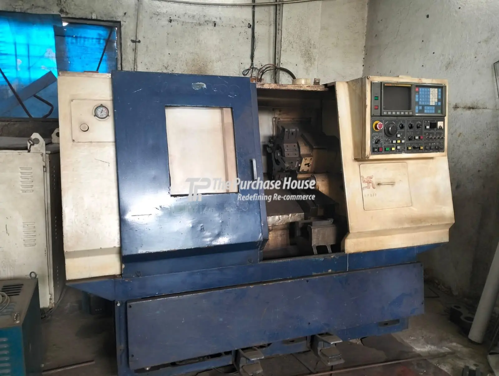CNC TURNING MACHINE