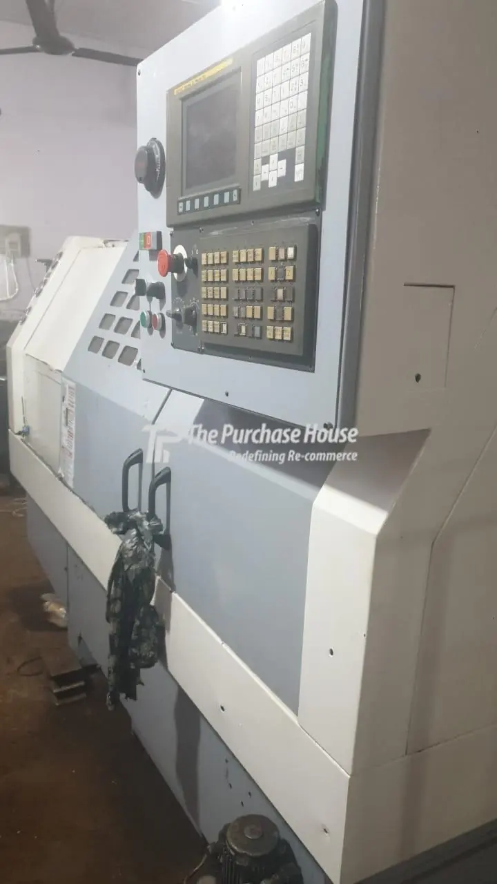 CNC TURNING MACHINE