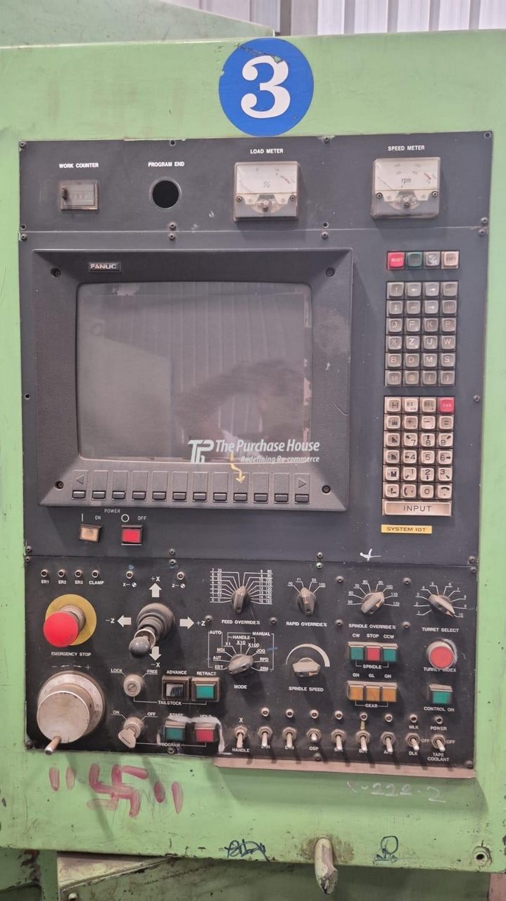 CNC TURNING MACHINE