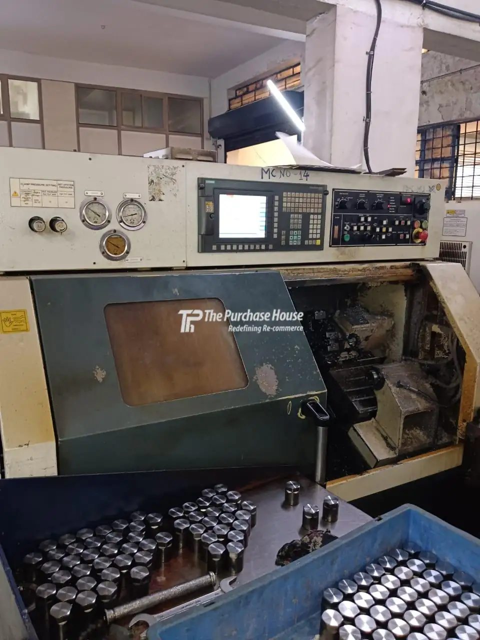 CNC TURNING MACHINE
