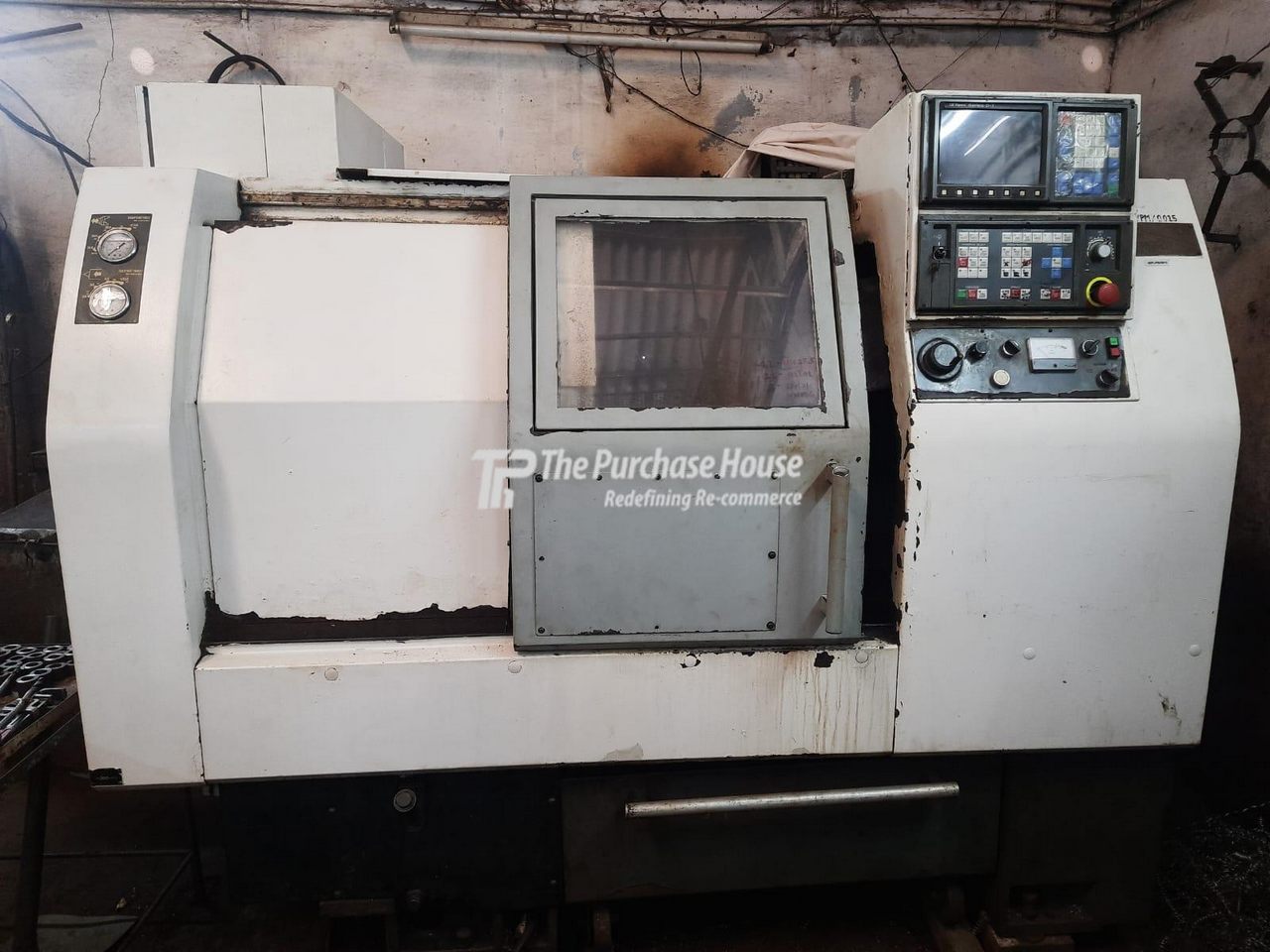 CNC TURNING MACHINE