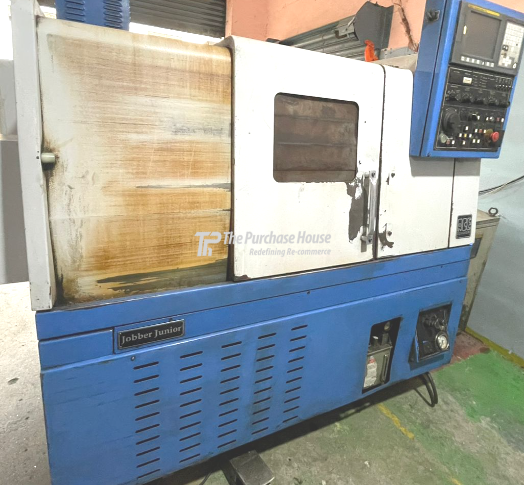 CNC TURNING MACHINE