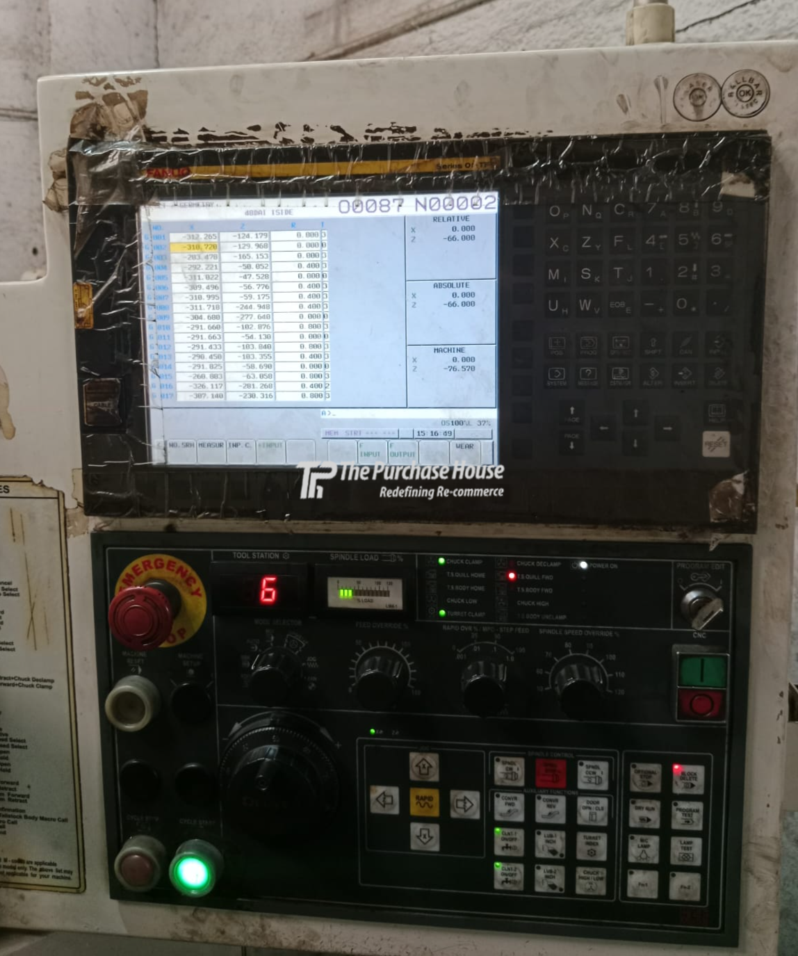 CNC TURNING MACHINE