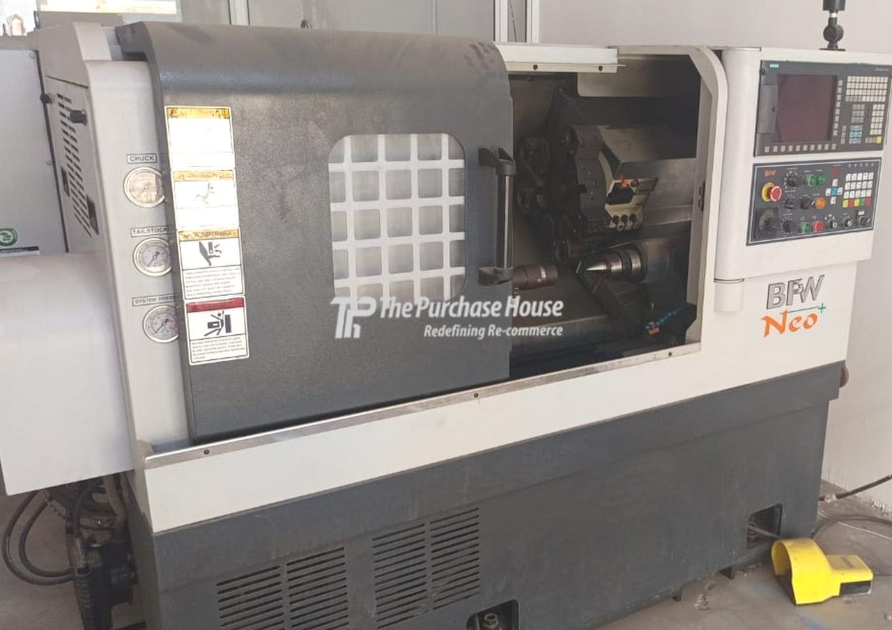 CNC TURNING MACHINE
