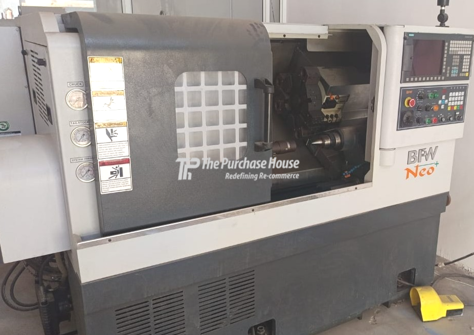 CNC TURNING MACHINE