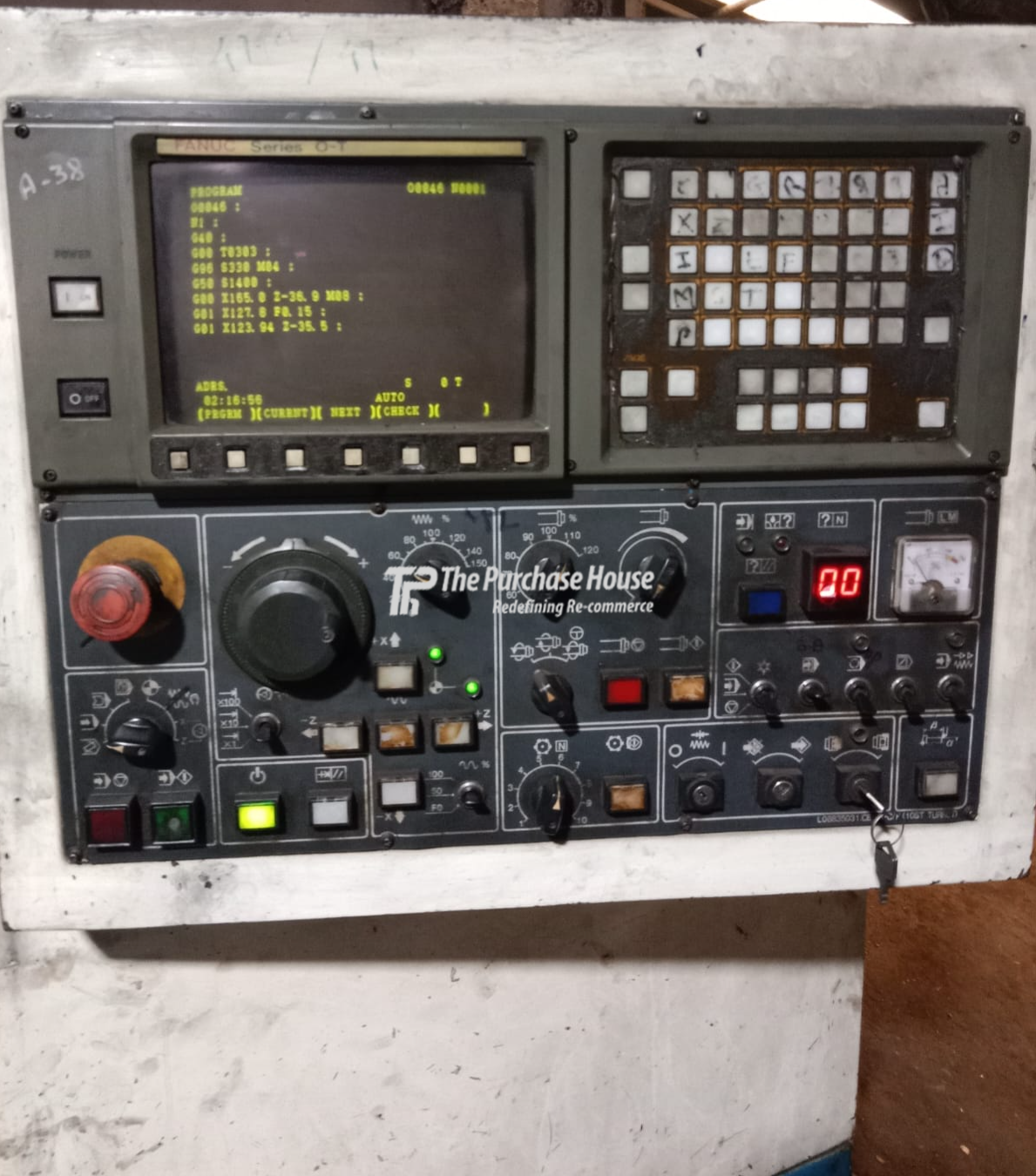 CNC TURNING MACHINE