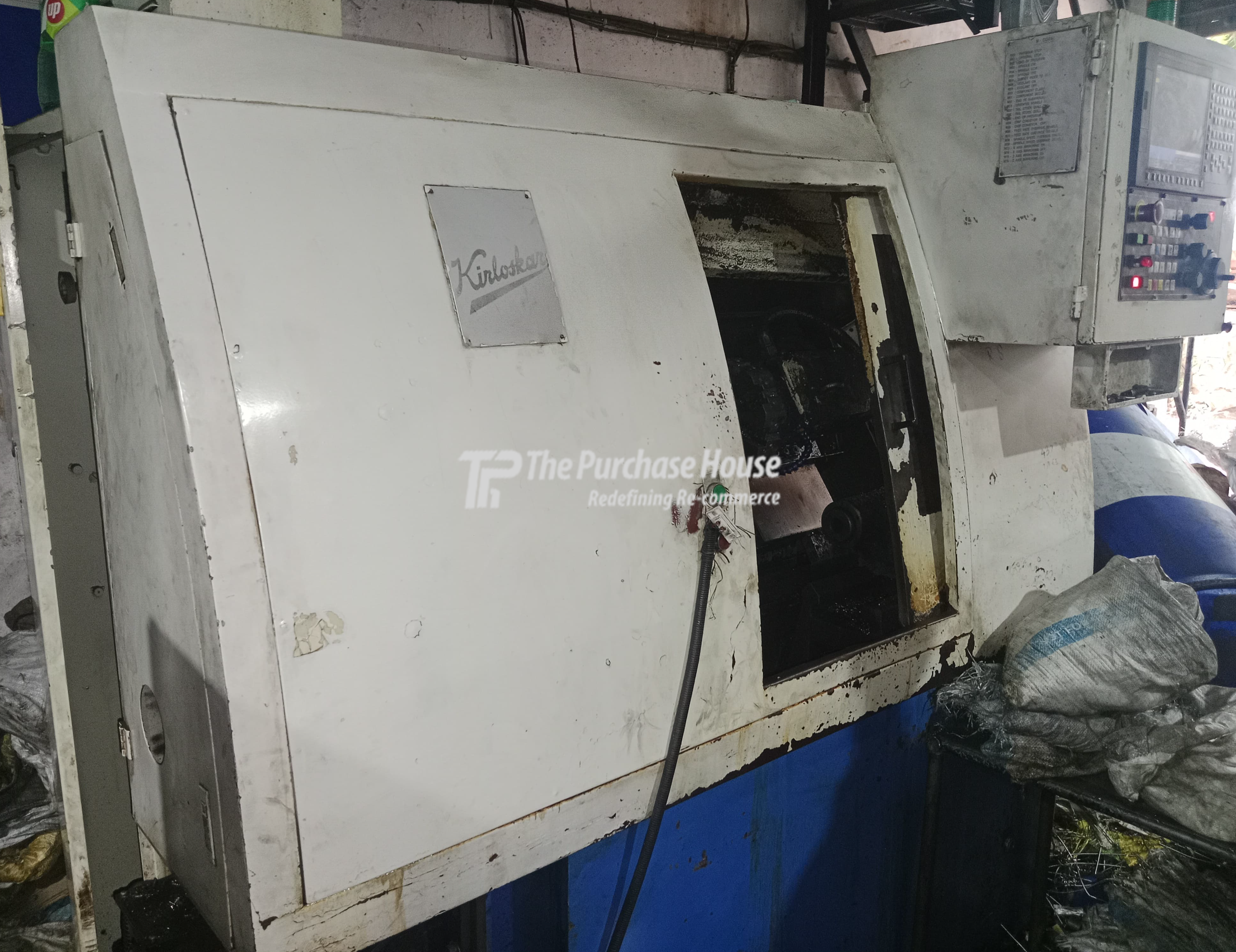 CNC TURNING MACHINE
