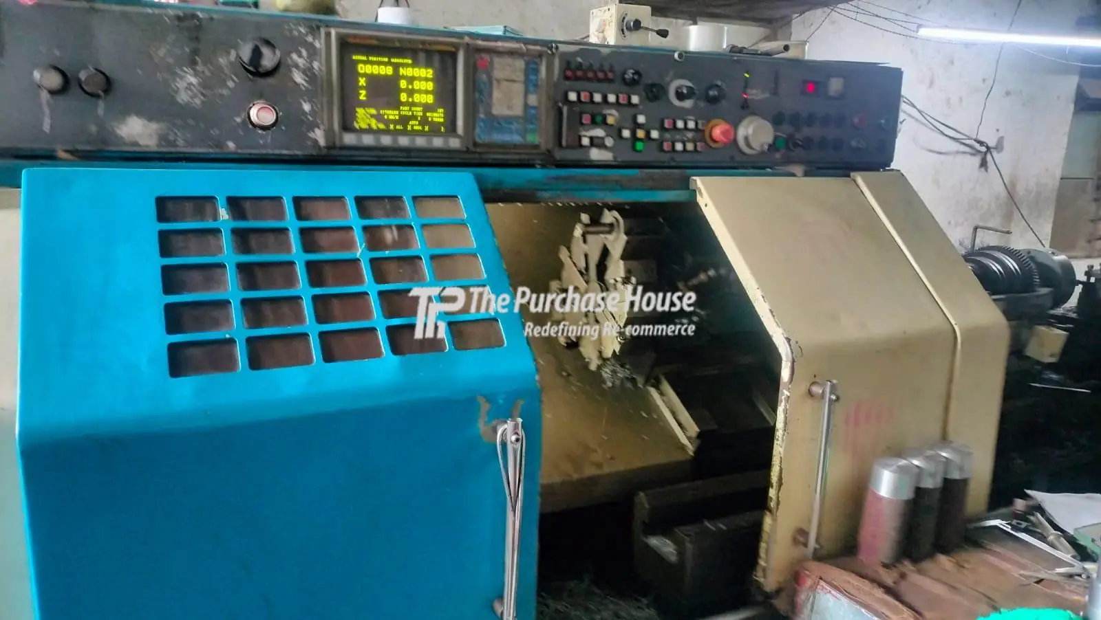 CNC TURNING MACHINE