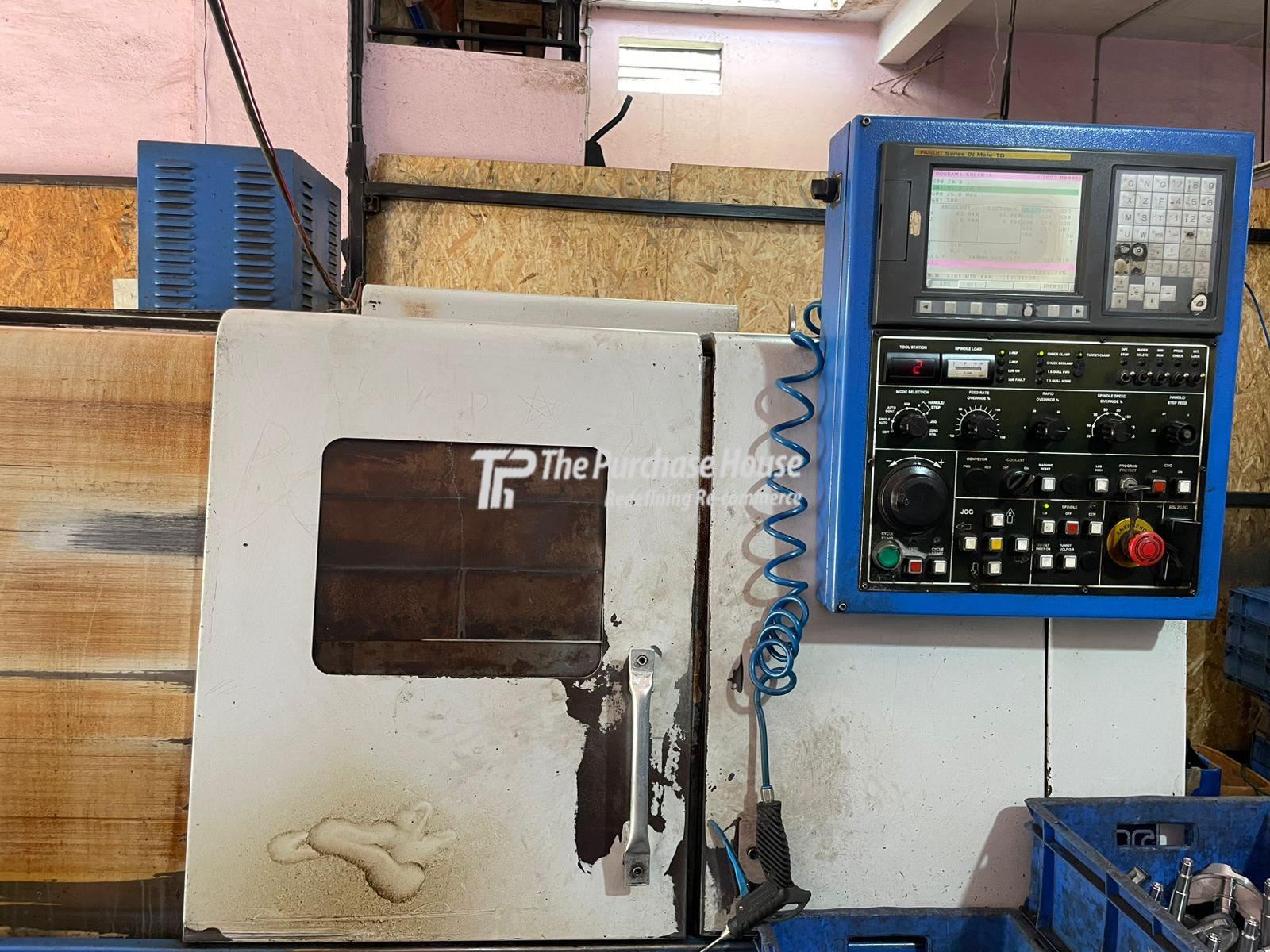 CNC TURNING MACHINE