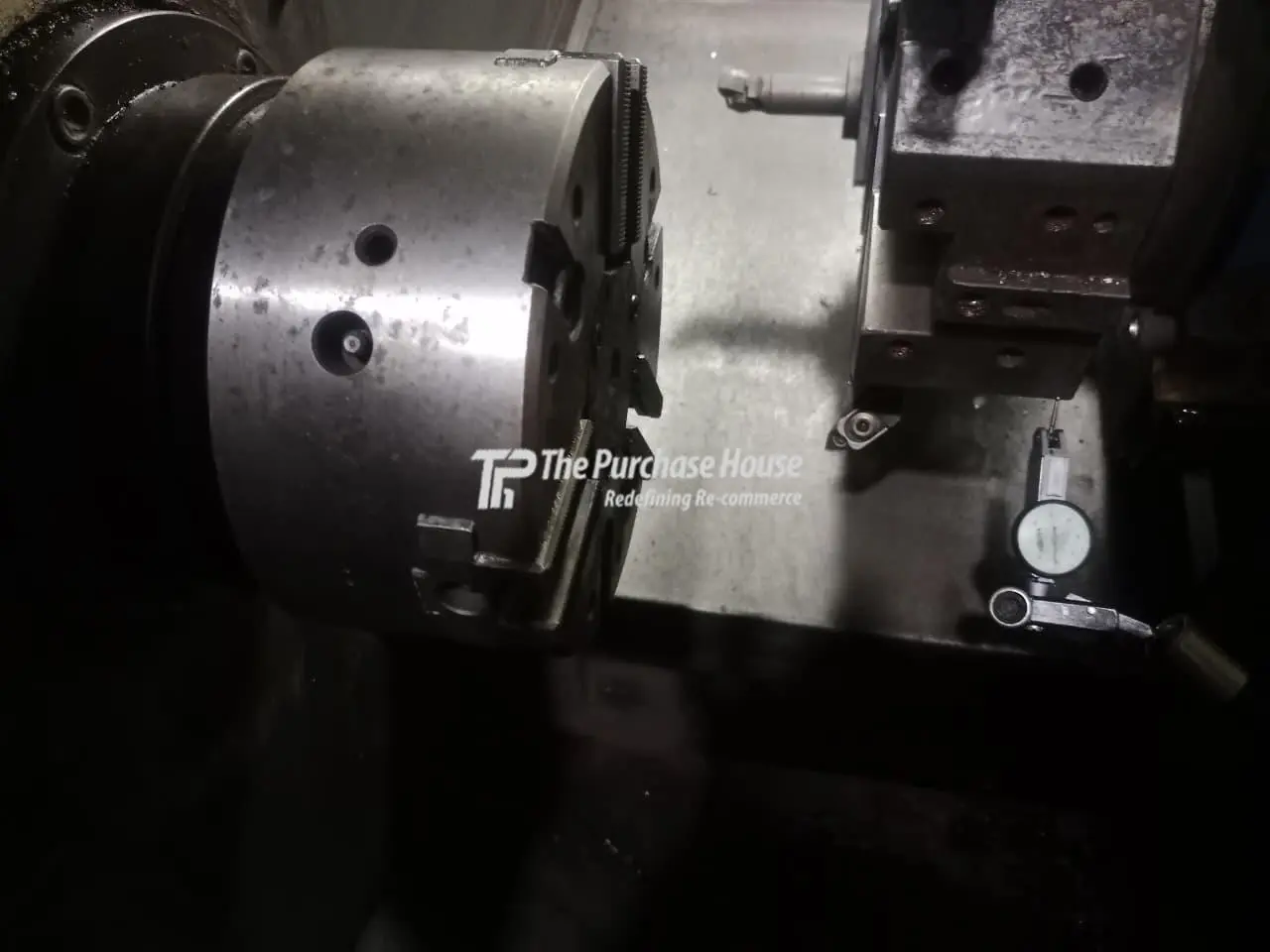 CNC TURNING MACHINE