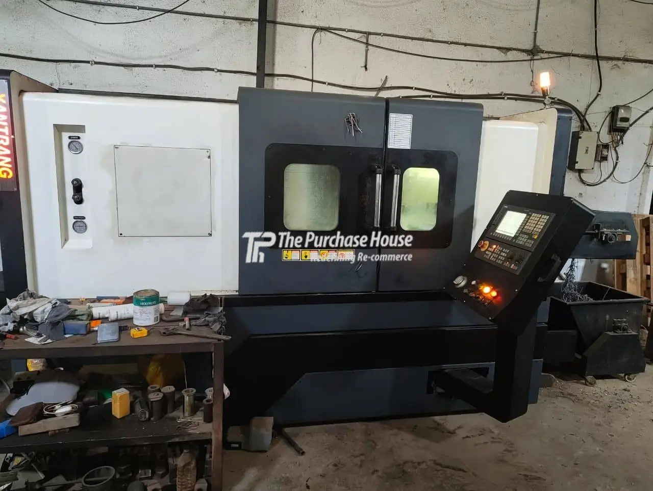 CNC TURNING MACHINE