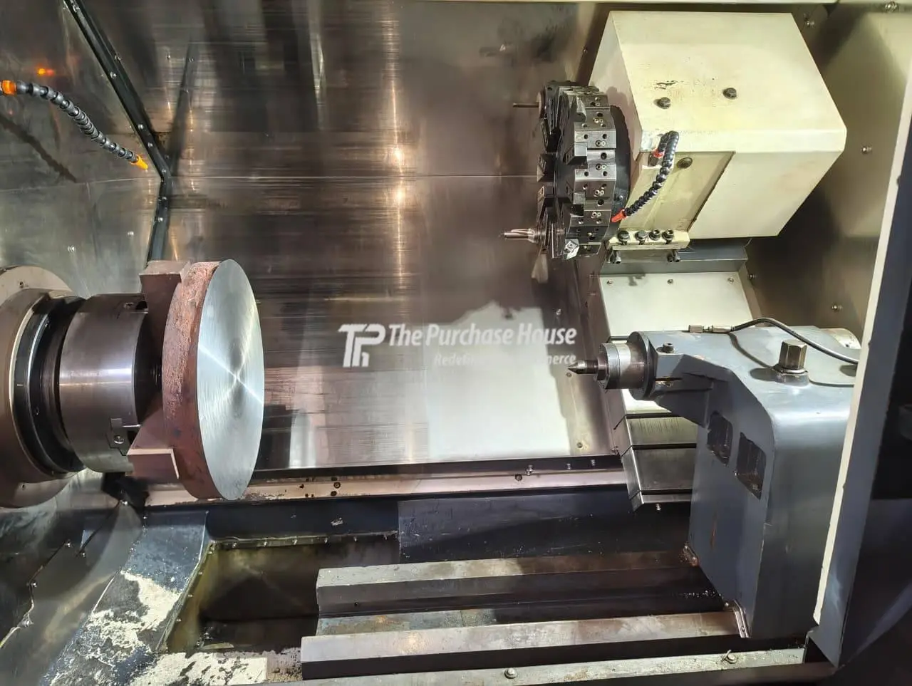 CNC TURNING MACHINE