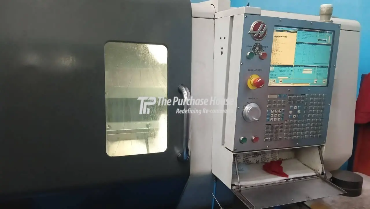 CNC TURNING MACHINE