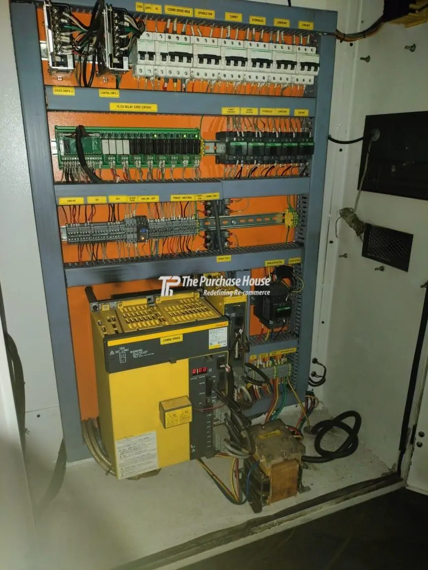 CNC TURNING MACHINE