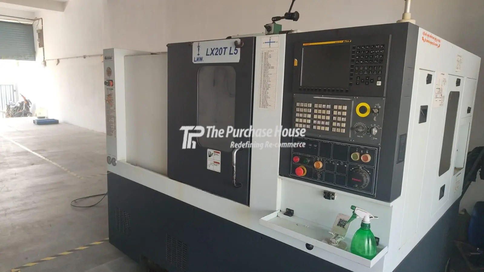 CNC TURNING MACHINE