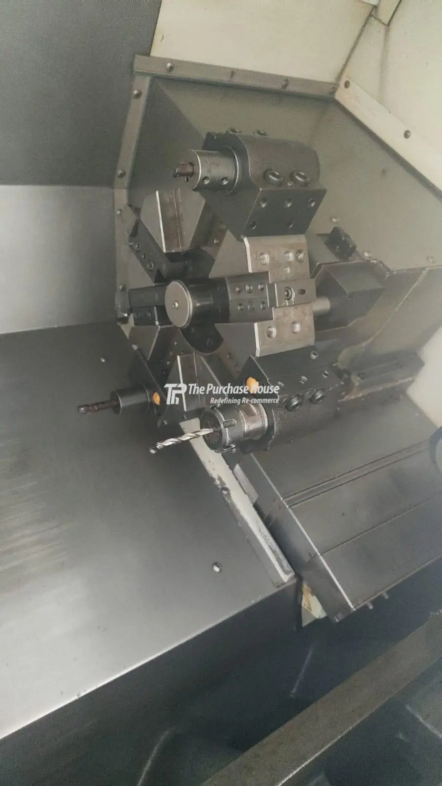 CNC TURNING MACHINE