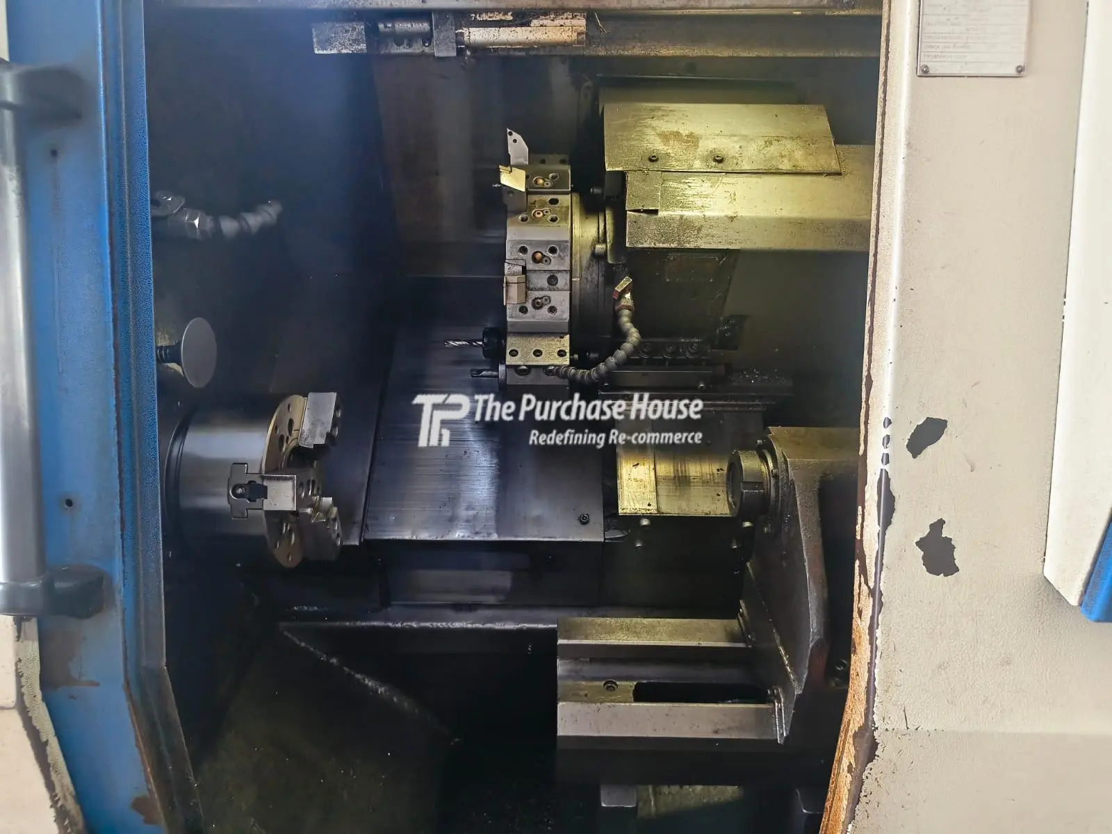 CNC TURNING MACHINE