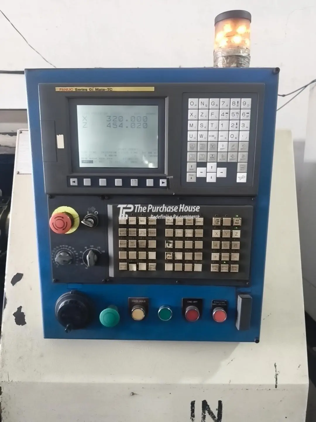 CNC TURNING MACHINE
