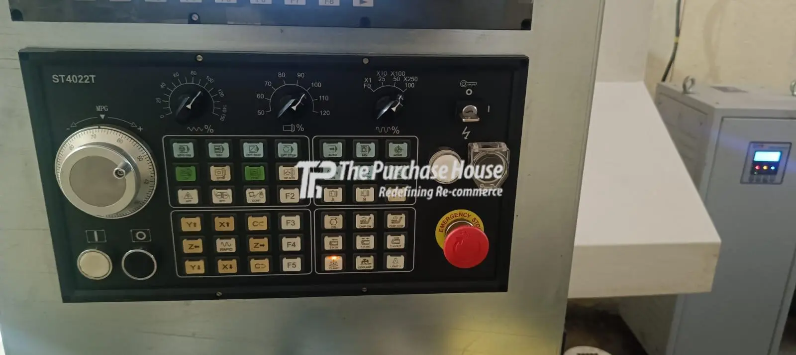 CNC TURNING MACHINE