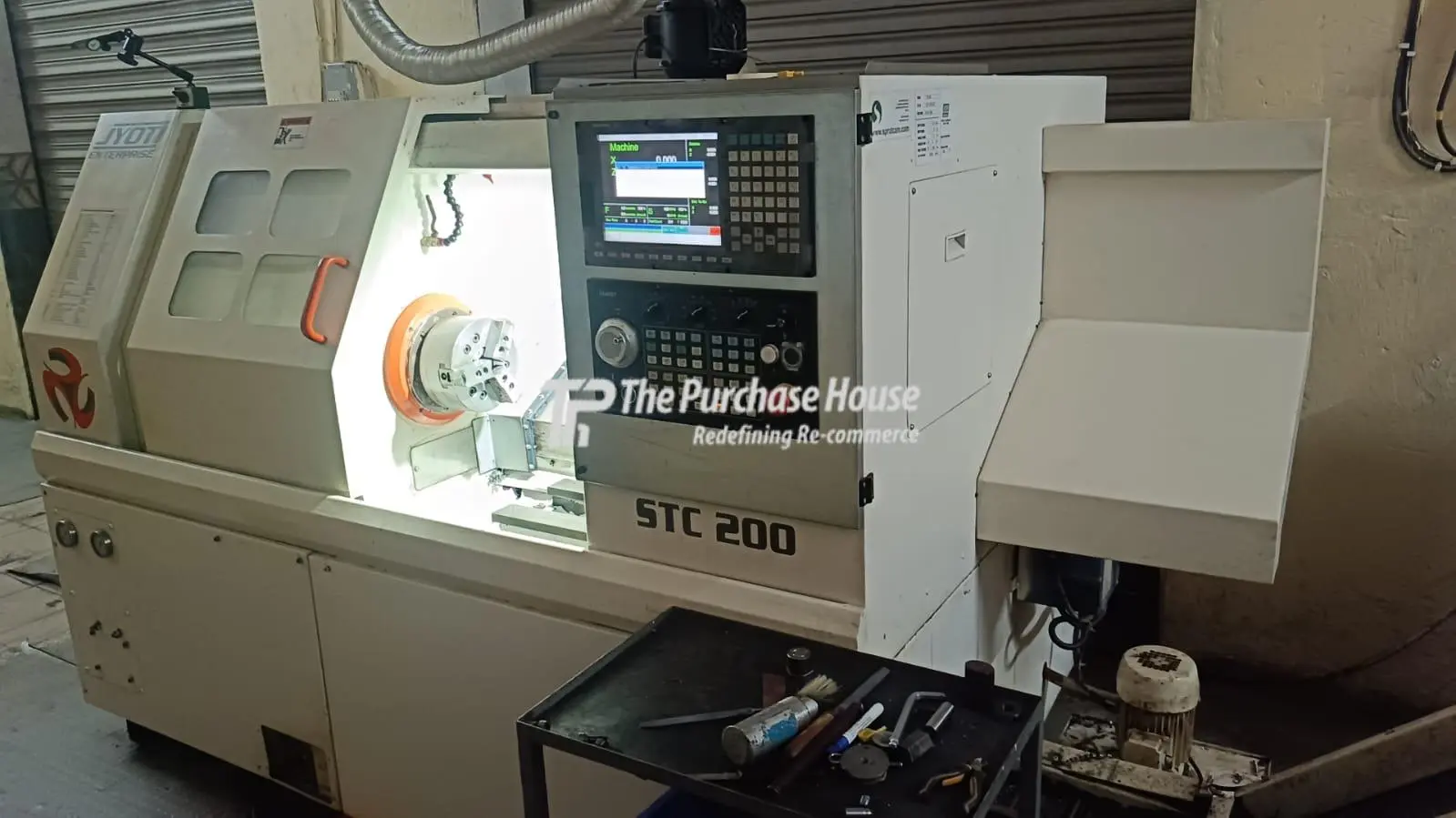 CNC TURNING MACHINE