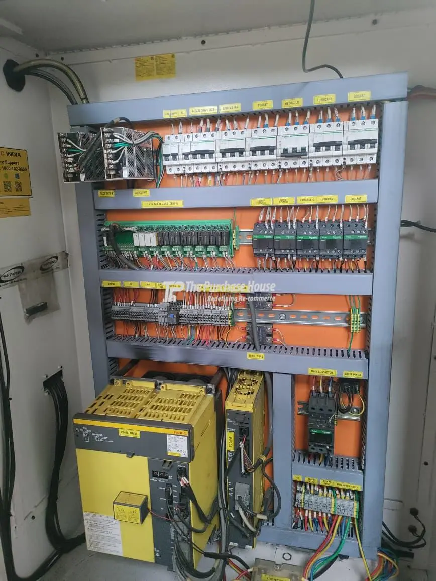 CNC TURNING MACHINE