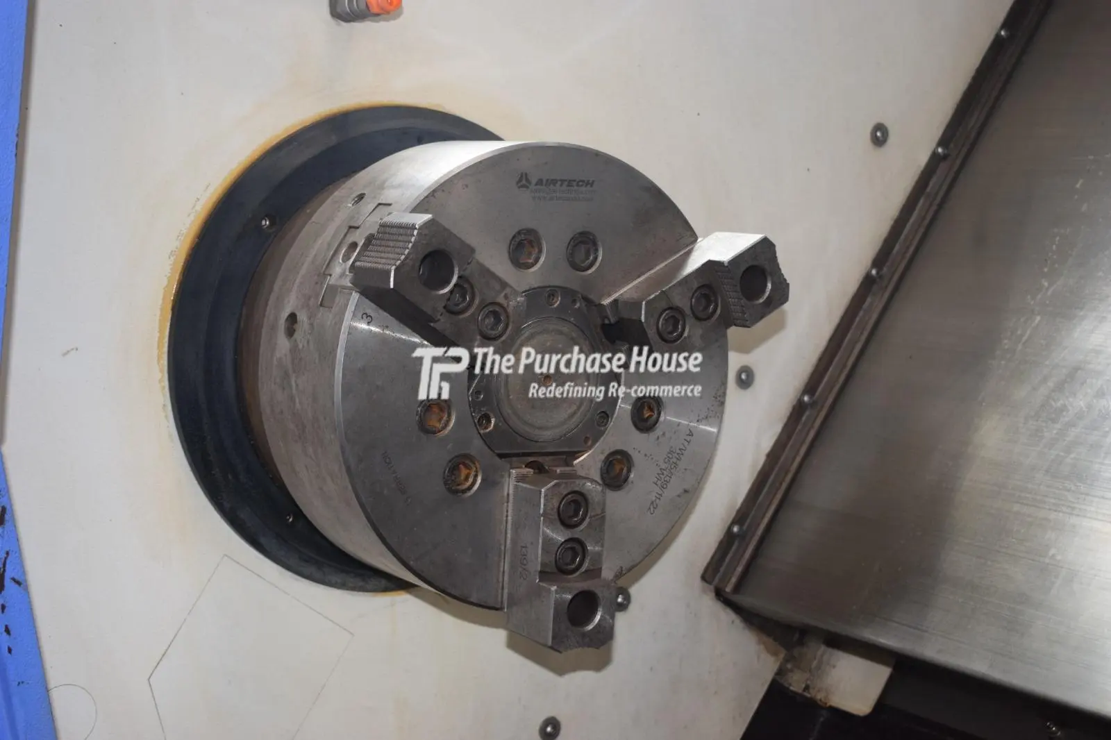 CNC TURNING MACHINE