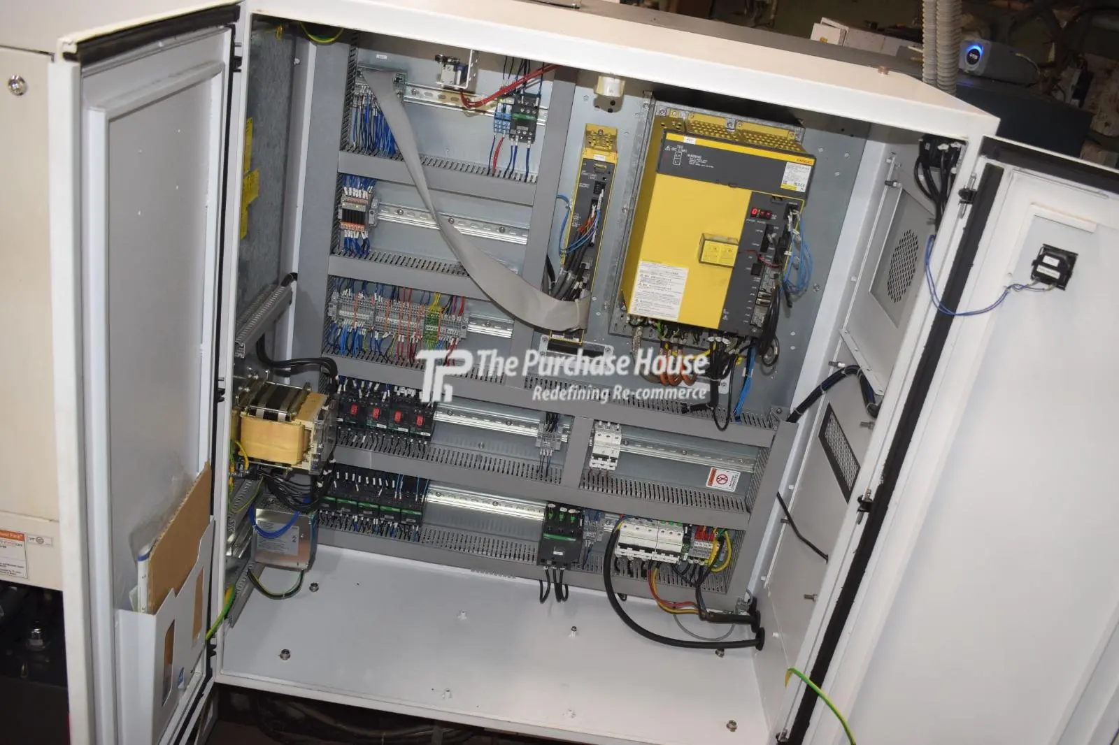CNC TURNING MACHINE