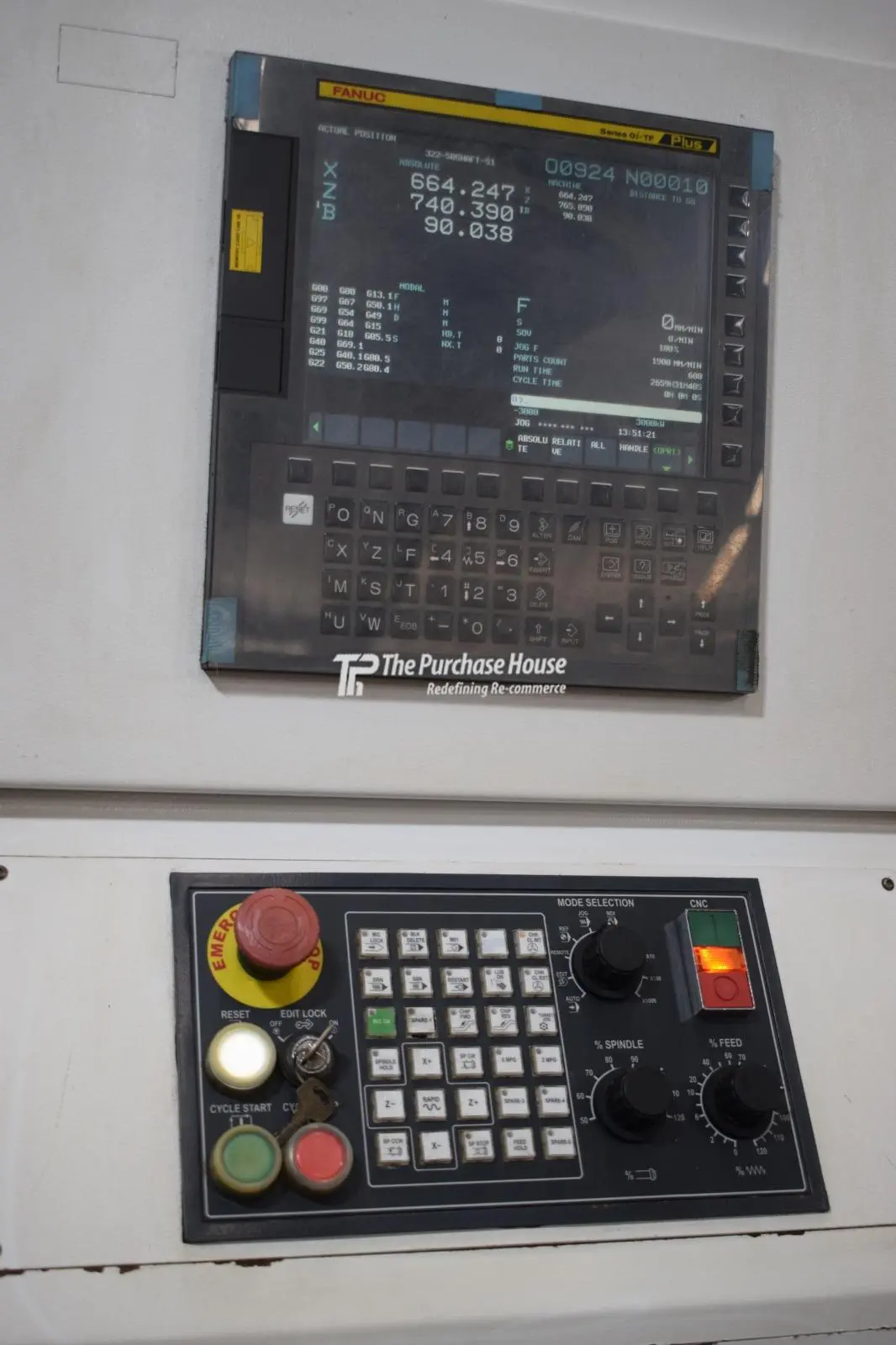 CNC TURNING MACHINE