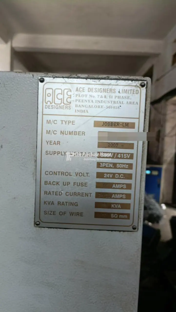 CNC TURNING MACHINE
