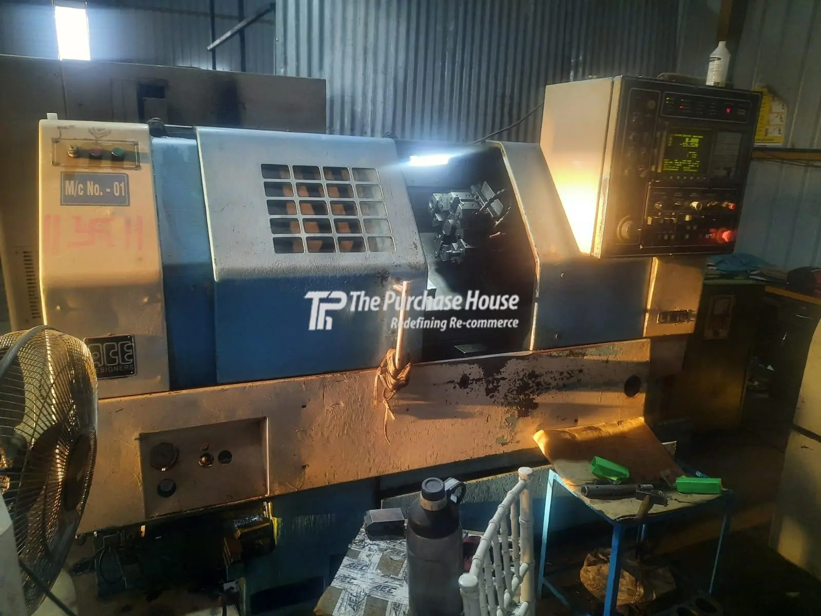 CNC TURNING MACHINE