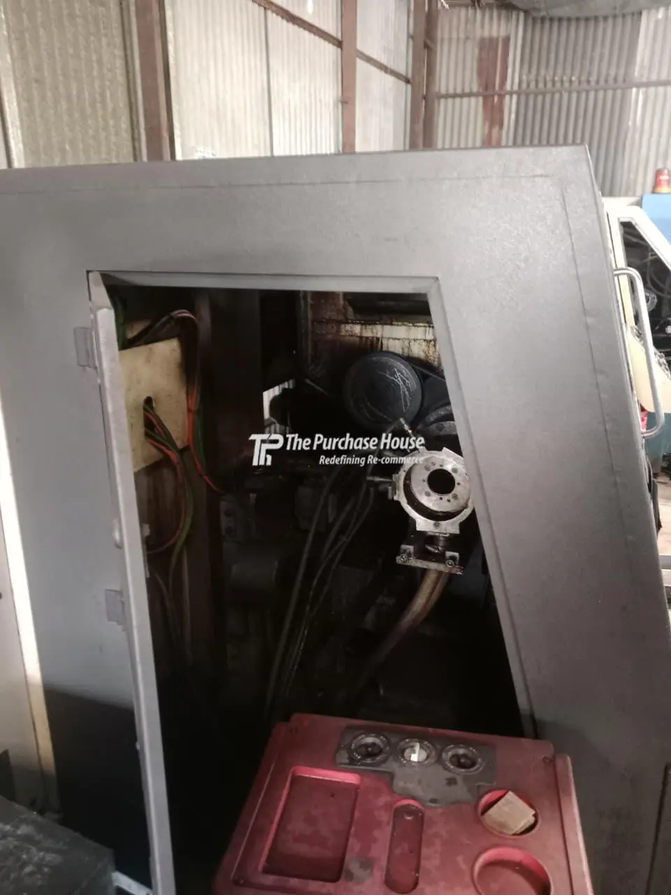 CNC TURNING MACHINE