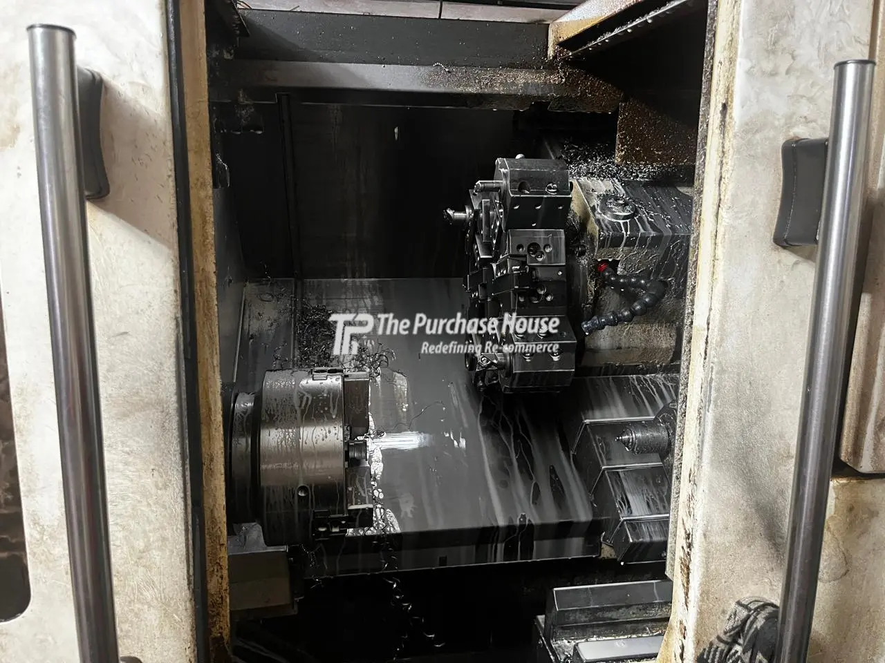 CNC TURNING MACHINE